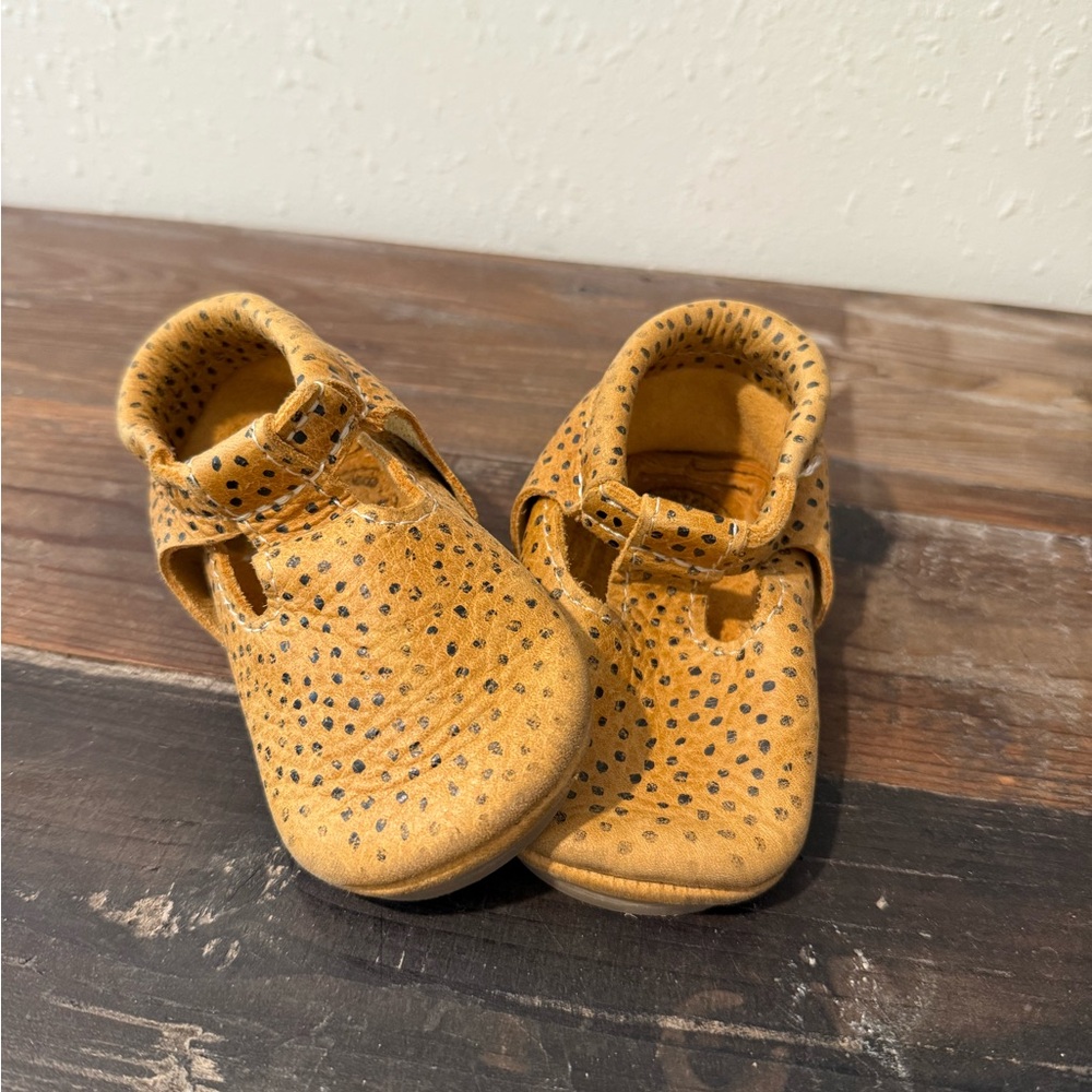 Freshly picked moccasins 
Hard sole
Almond speckles